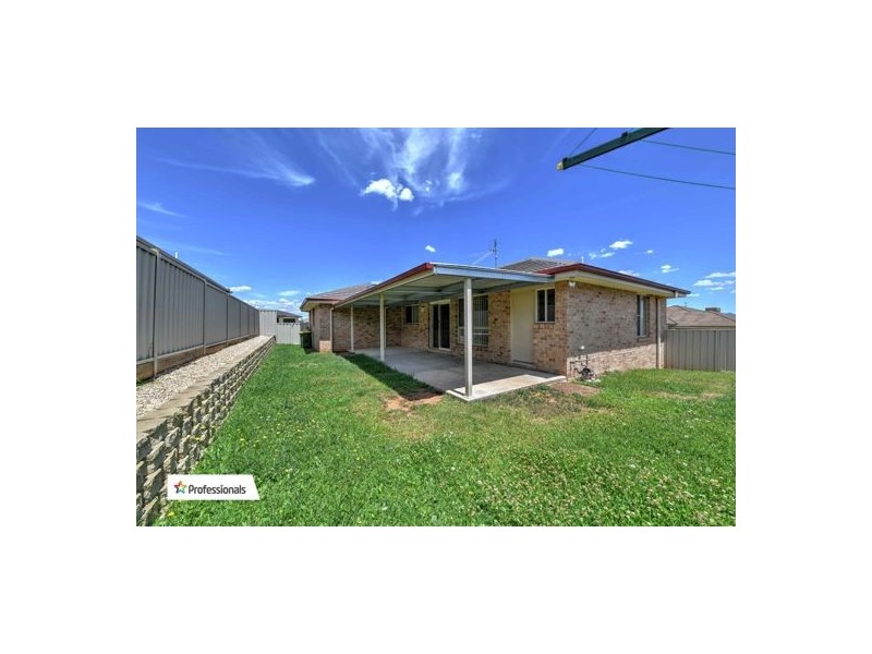 8 Orley Drive, Tamworth NSW 2340