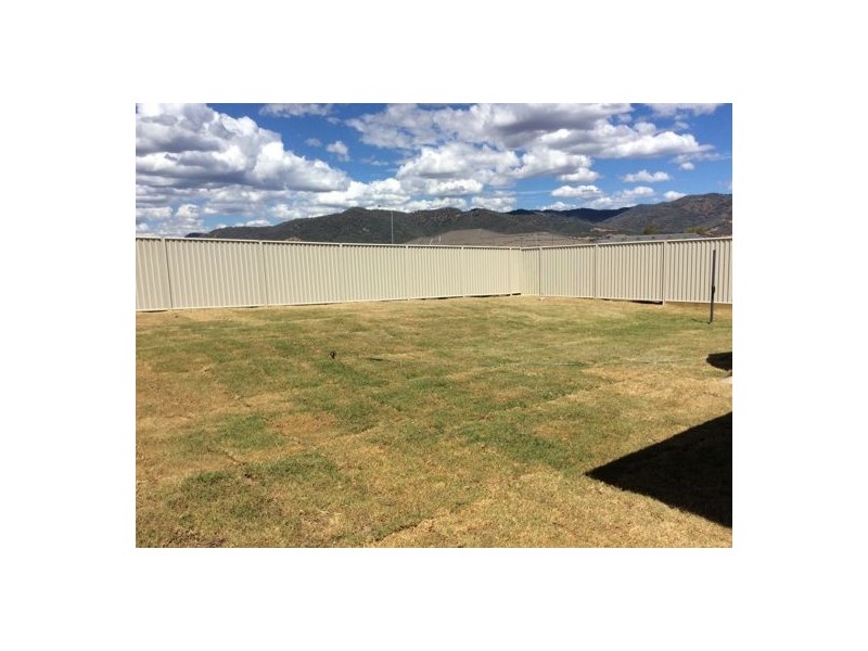 63 Denman Ave, Kootingal NSW 2352