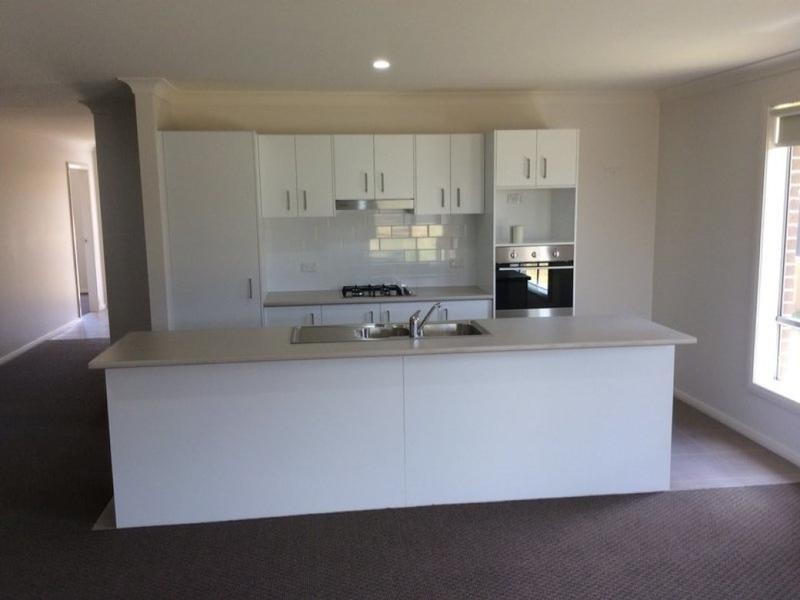 77 Denman Avenue, KOOTINGAL, Tamworth NSW 2340