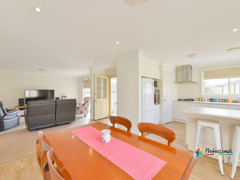 2/49 Harrier Parade, Calala NSW 2340