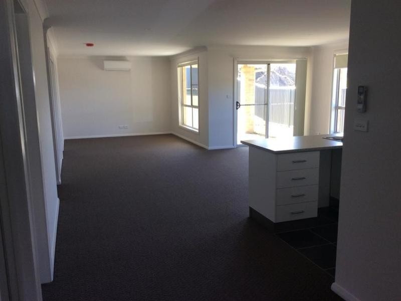 9 Barber Street, Kootingal NSW 2352