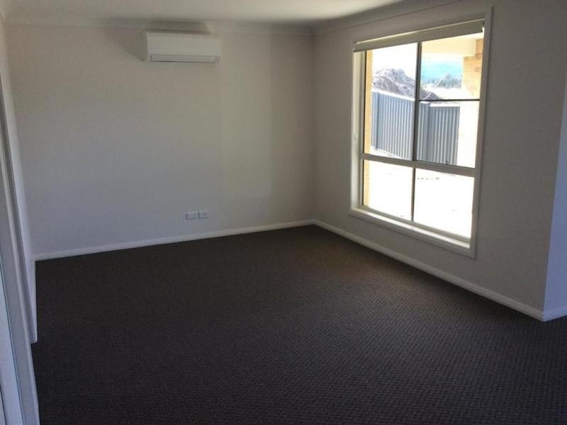 9 Barber Street, Kootingal NSW 2352