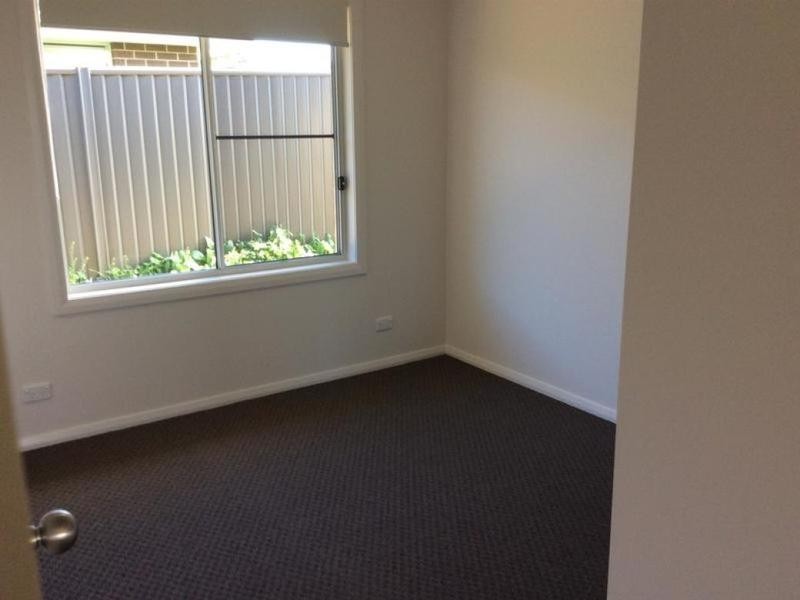 9 Barber Street, Kootingal NSW 2352
