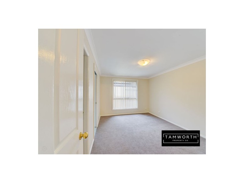 27 The Retreat, Tamworth NSW 2340