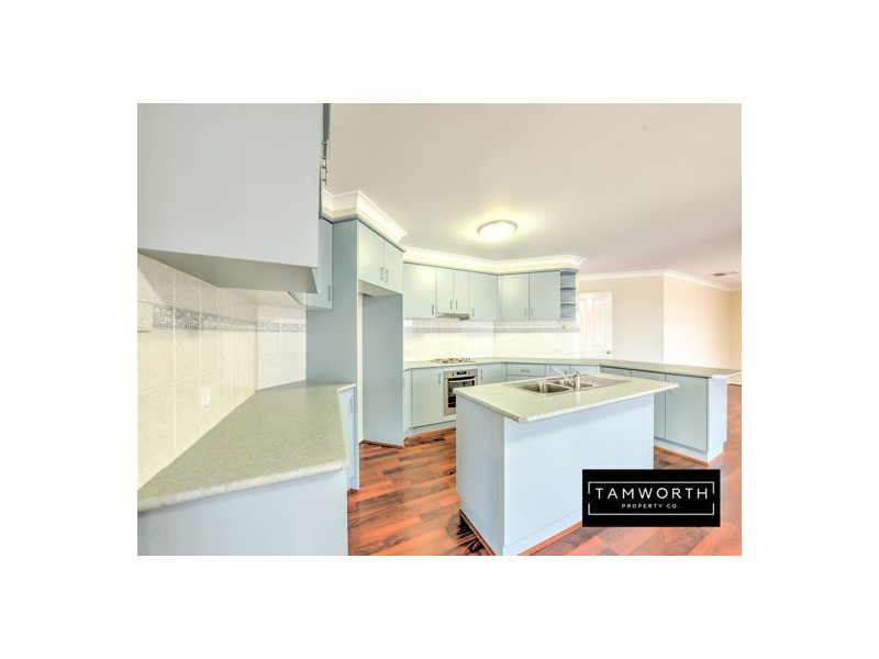 27 The Retreat, Tamworth NSW 2340