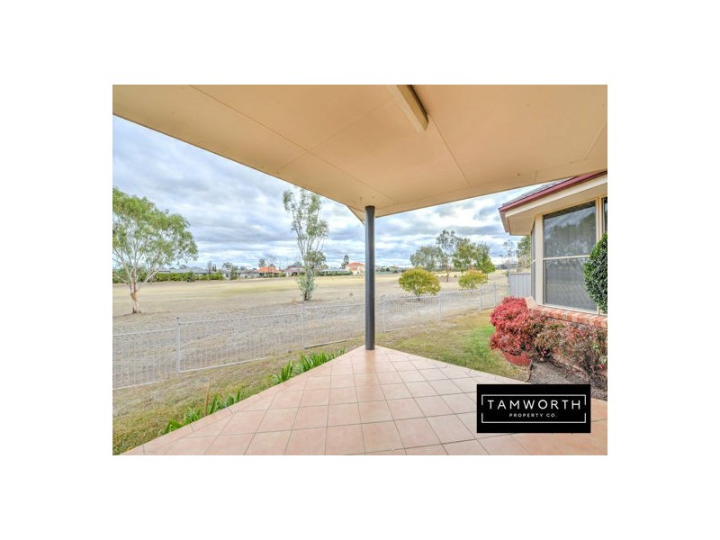 27 The Retreat, Tamworth NSW 2340