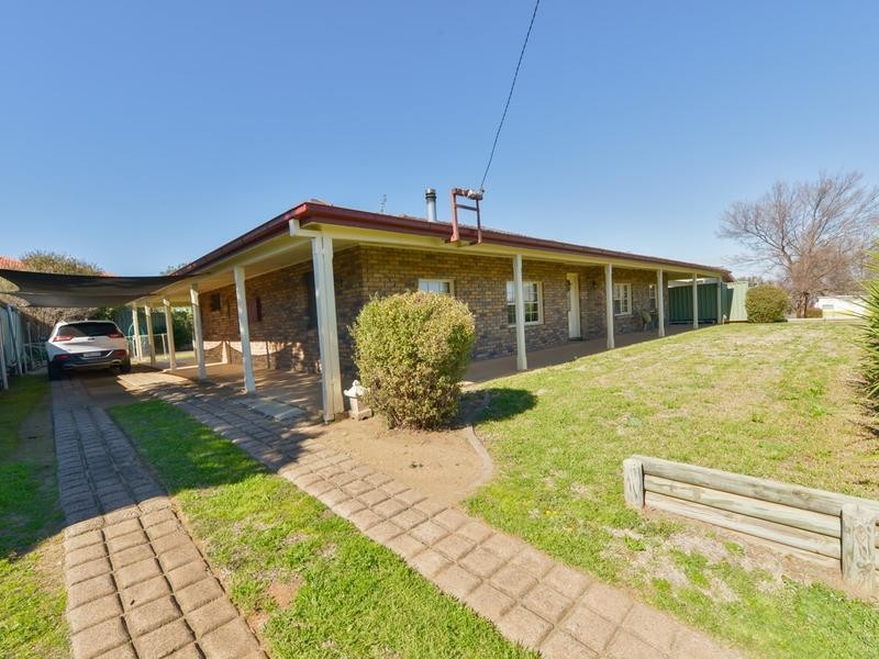 4 Karenvar Avenue, Tamworth NSW 2340