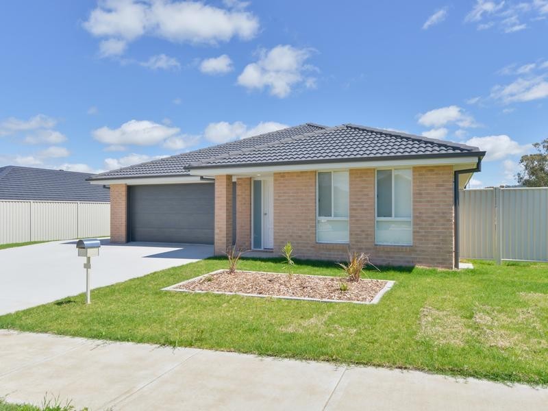 2A Reginald Drive, Kootingal NSW 2352