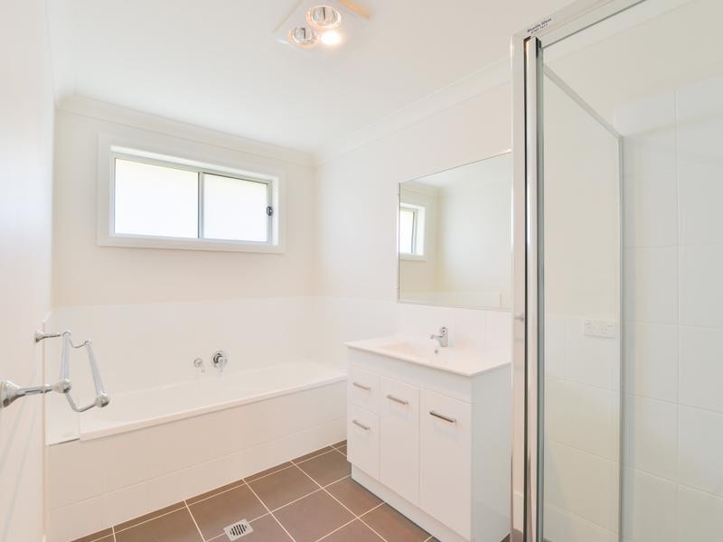 2A Reginald Drive, Kootingal NSW 2352