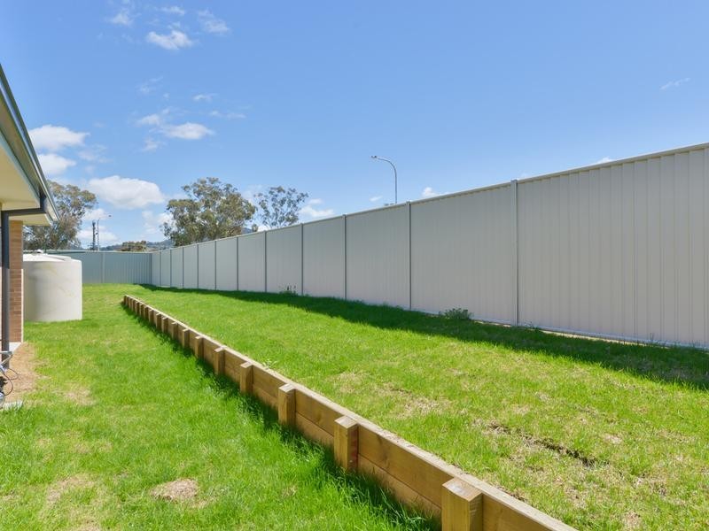 2A Reginald Drive, Kootingal NSW 2352
