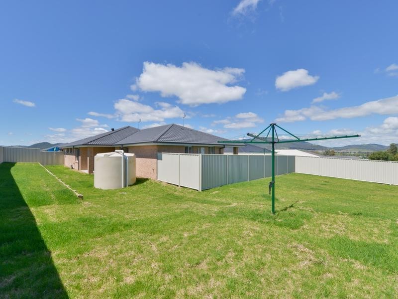 2A Reginald Drive, Kootingal NSW 2352