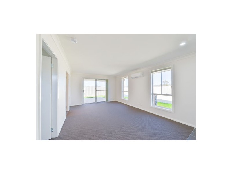 2B Reginald Drive, Tamworth NSW 2340