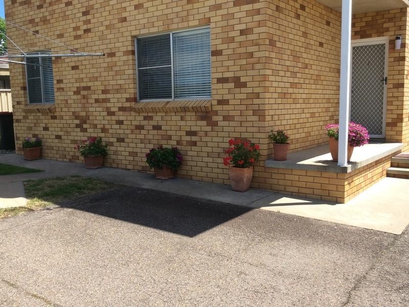 2/16 Burilla Street, Tamworth NSW 2340