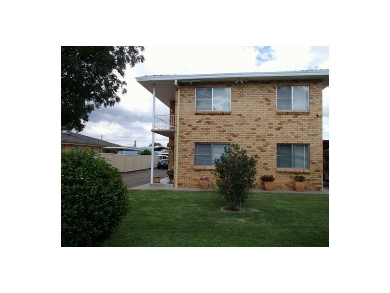 2/16 Burilla Street, Tamworth NSW 2340