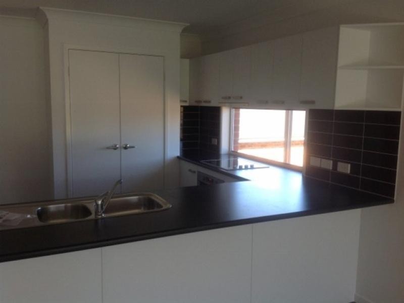 2/6 Banksia Street, Tamworth NSW 2340
