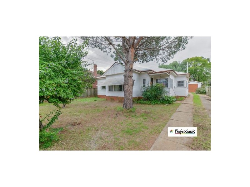 16 Raglan Street, Tamworth NSW 2340