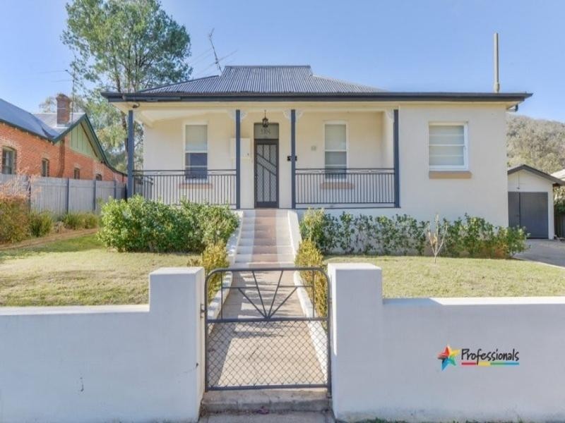98 Napier Street, Tamworth NSW 2340