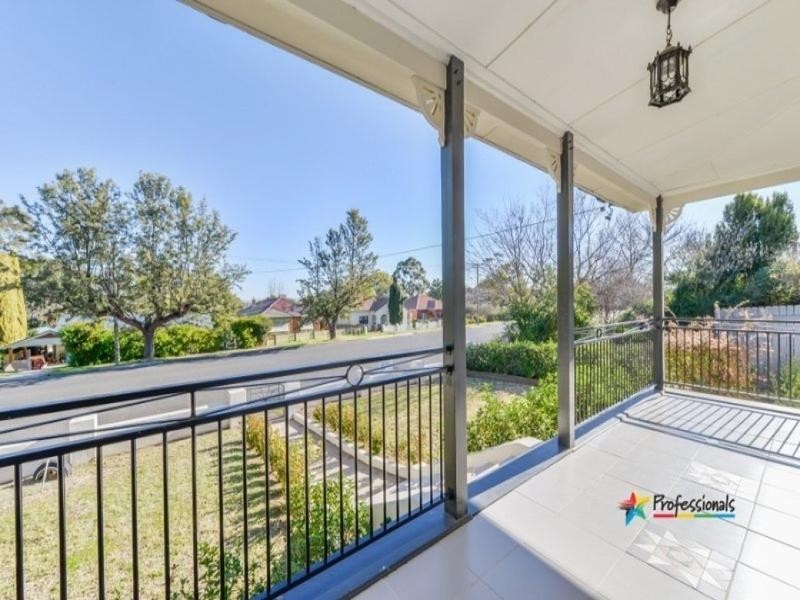 98 Napier Street, Tamworth NSW 2340