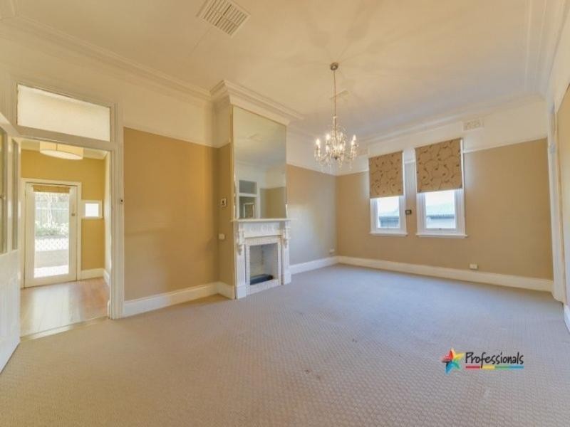 98 Napier Street, Tamworth NSW 2340