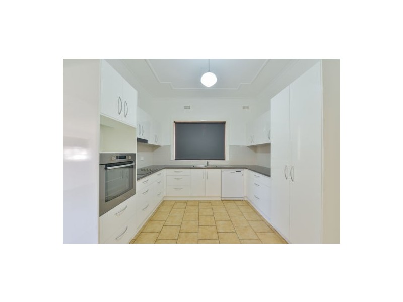 36 White Street, Tamworth NSW 2340