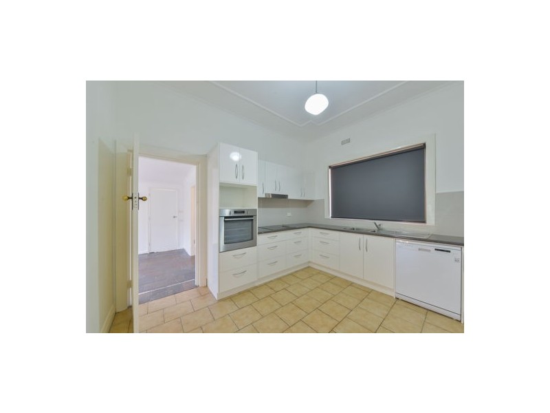 36 White Street, Tamworth NSW 2340