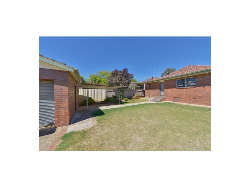36 White Street, Tamworth NSW 2340
