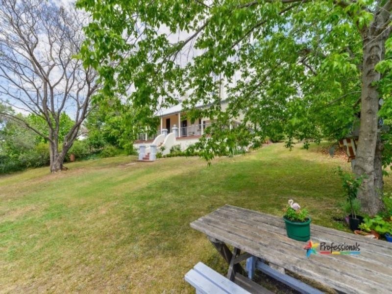 33 Nowland Avenue, Quirindi NSW 2343