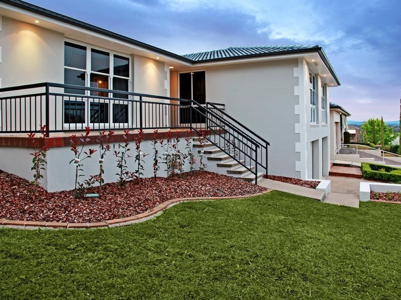 6 Woodburn Way, Tamworth NSW 2340