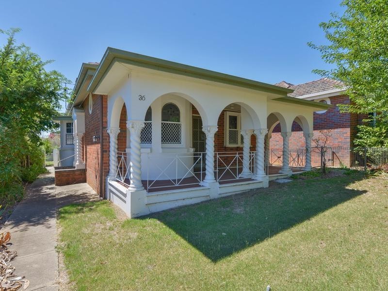 36 White Street, Tamworth NSW 2340