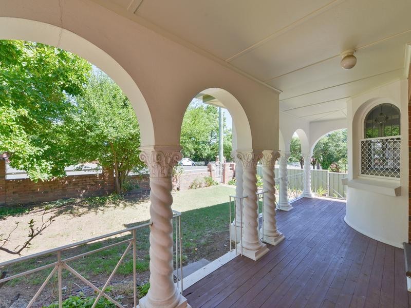 36 White Street, Tamworth NSW 2340