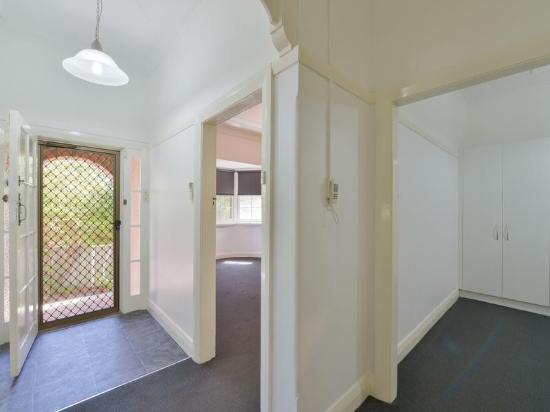36 White Street, Tamworth NSW 2340