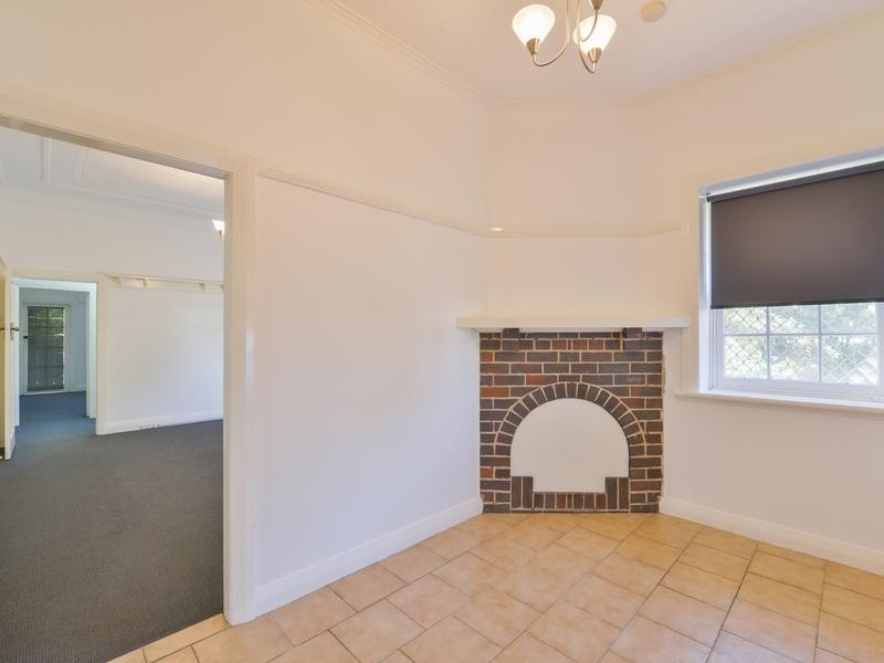 36 White Street, Tamworth NSW 2340