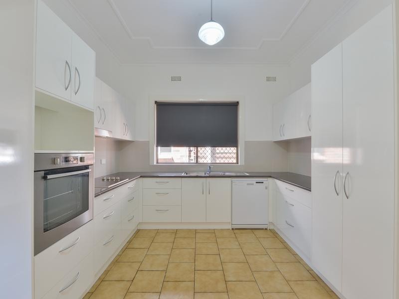 36 White Street, Tamworth NSW 2340
