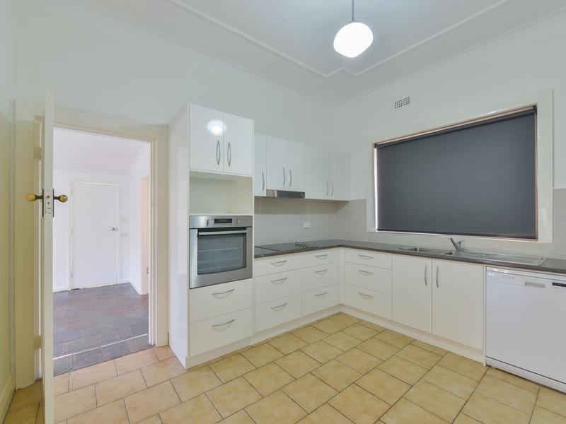 36 White Street, Tamworth NSW 2340