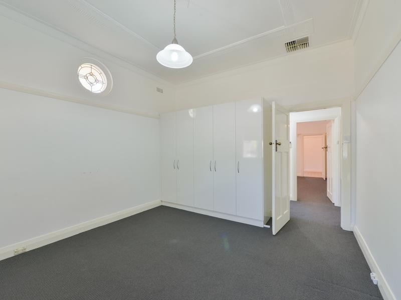 36 White Street, Tamworth NSW 2340