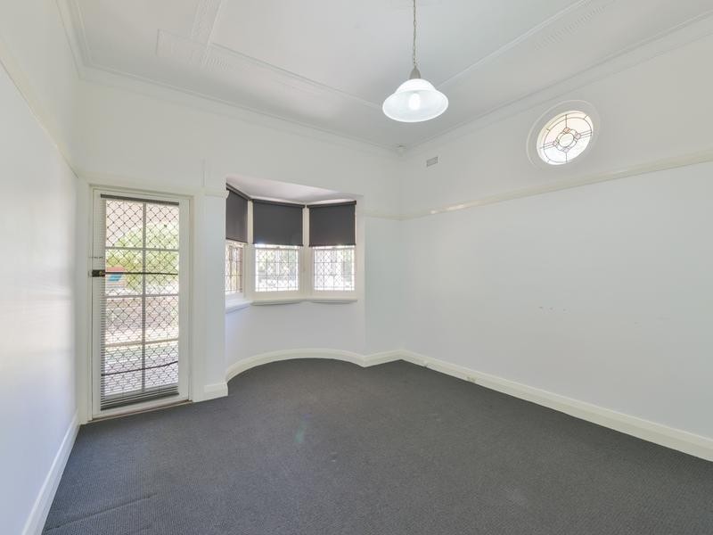 36 White Street, Tamworth NSW 2340