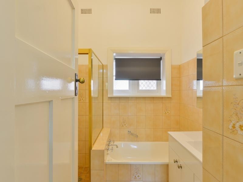 36 White Street, Tamworth NSW 2340