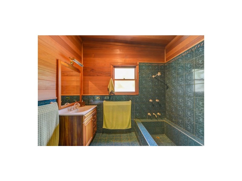 10 Golf Street, Tamworth NSW 2340