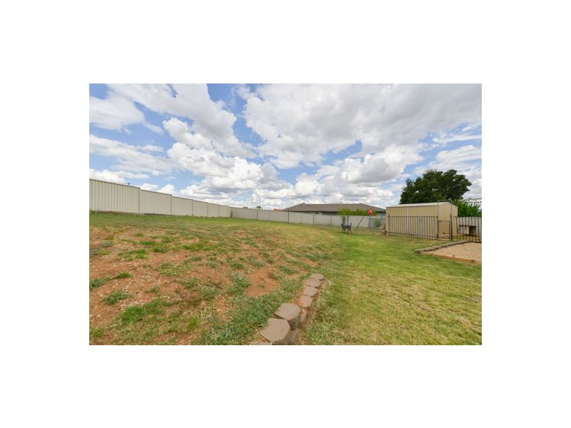 102 Glengarvin Drive, Tamworth NSW 2340