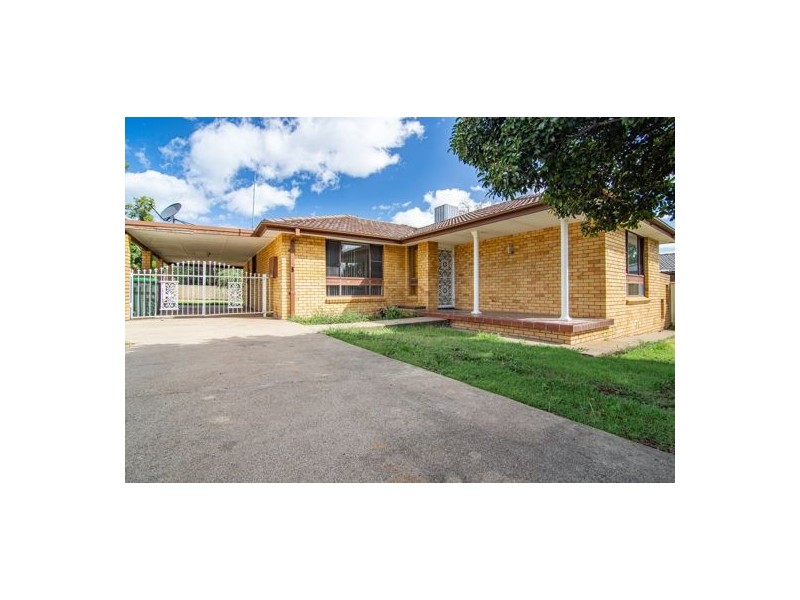 6 Fisher Road, Tamworth NSW 2340