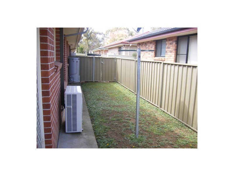 1/21 Illoura Street, Tamworth NSW 2340