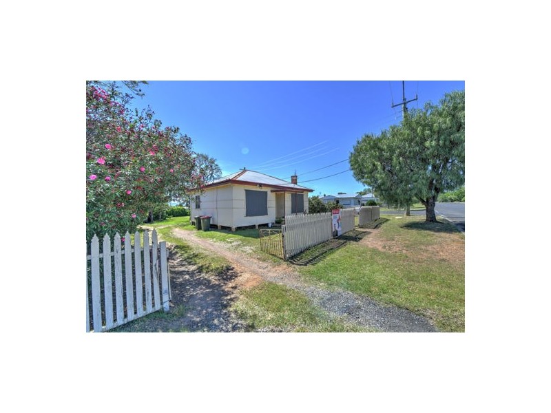 13 Edward Street, Tamworth NSW 2340