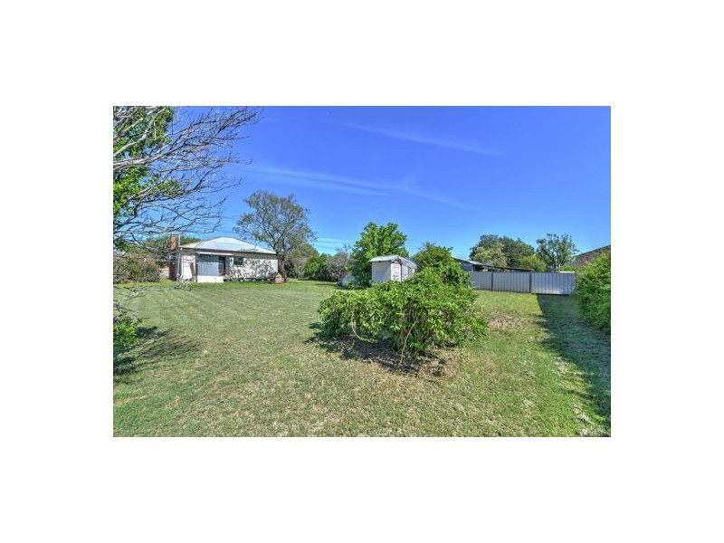 13 Edward Street, Tamworth NSW 2340