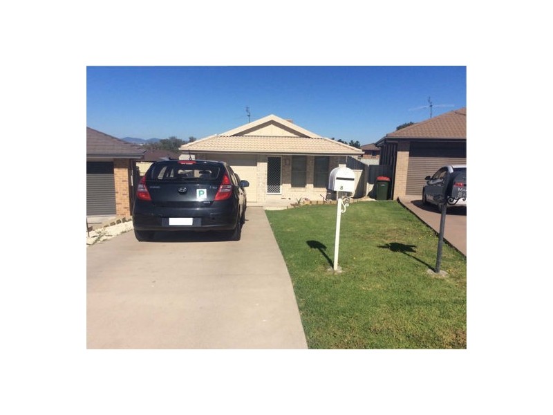 8 Sippel Close, Tamworth NSW 2340