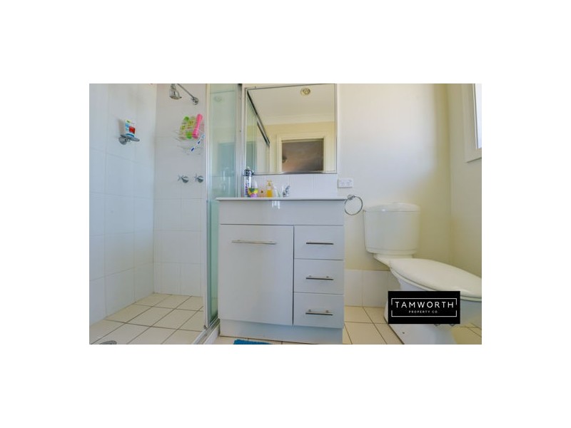 8 Sippel Close, Tamworth NSW 2340