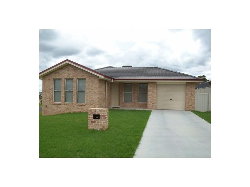8 Orley Drive, Tamworth NSW 2340