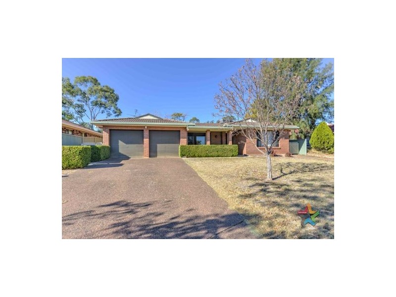 36 Boronia Drive, Tamworth NSW 2340