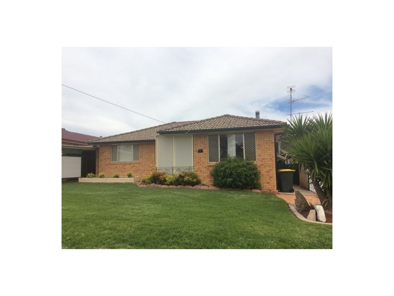 4 Arinya Street, Tamworth NSW 2340