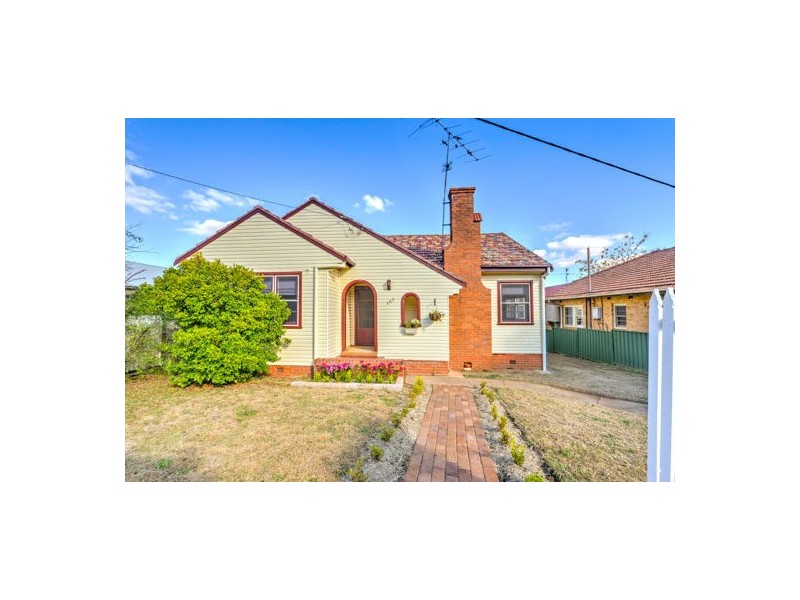 197 Carthage Street, Tamworth NSW 2340