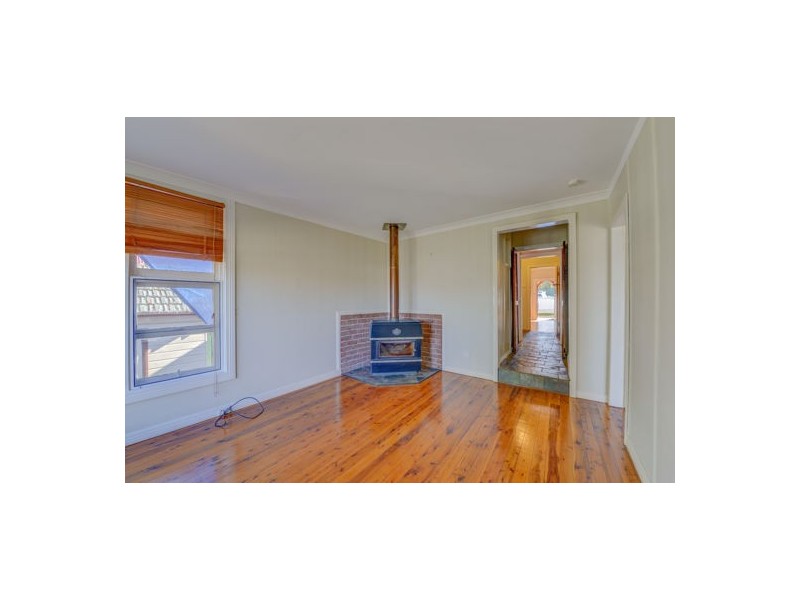 197 Carthage Street, Tamworth NSW 2340